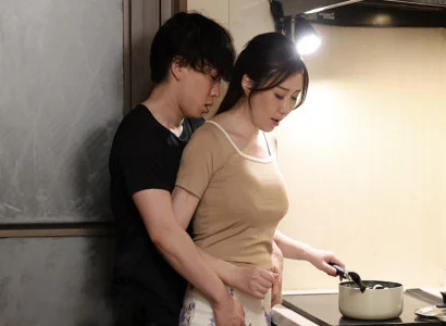 Người đàn bà của cha ân ái cùng con chồng