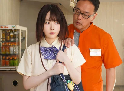 Anh quản lý bắt gặp em gái ăn cắp vặt trong cửa hàng