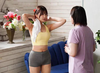 Cô gái quyến rũ tham gia buổi tập yoga và bị chén